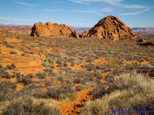 These red rock formations lie on the east boundary of the loop