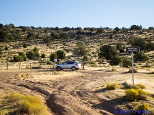 Broken Mesa Rim trailhead is located off the north end of Cottonwood Road
